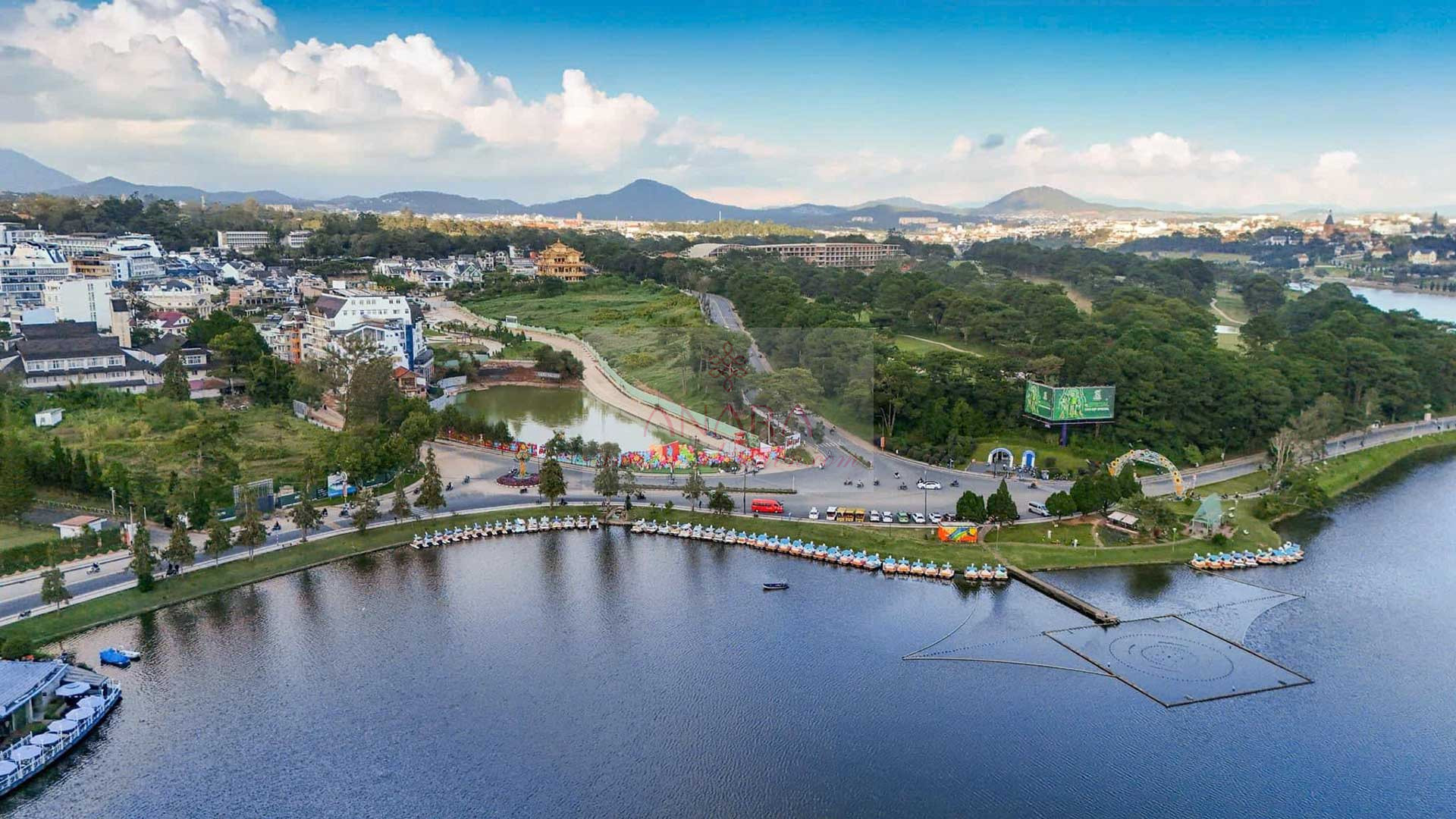 Haus Da Lat – nằm ở trung tâm TP Đà Lạt, bên cạnh Hồ Xuân Hương.